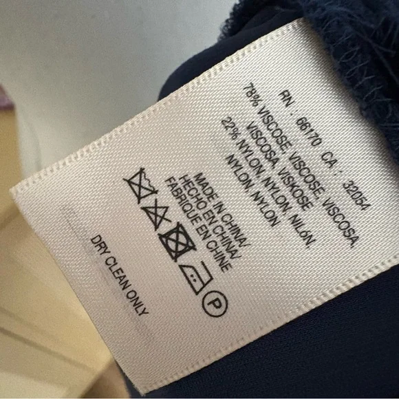 Anthropologie Maeve Crushed Velvet Navy Blouse‎ Tunic Size 4 - Picture 5 of 5